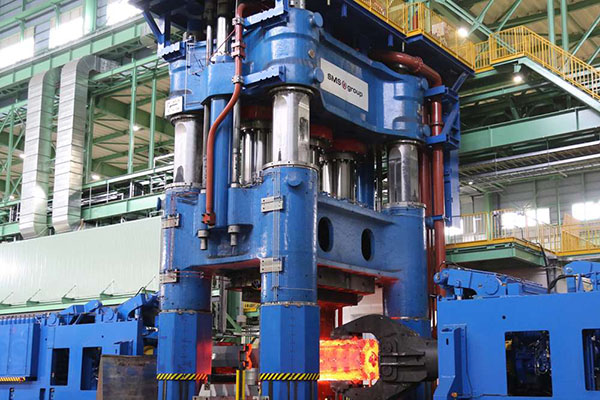 پرس صنعتی بزرگ